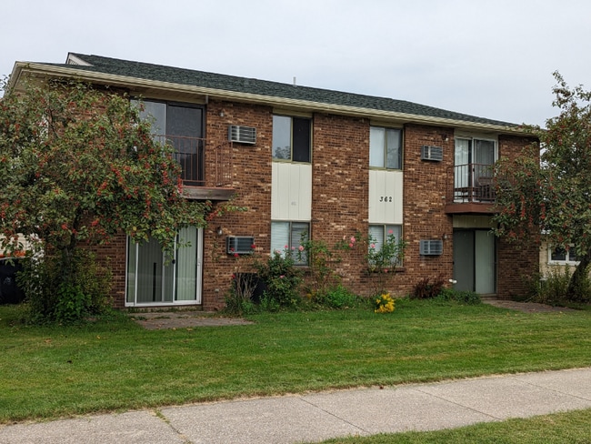 Building Photo - 362 Hope Ave