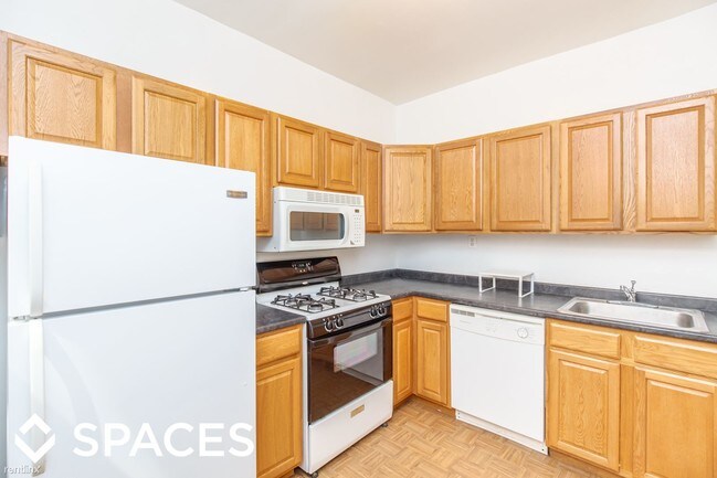 Building Photo - 4421 N Wolcott Ave