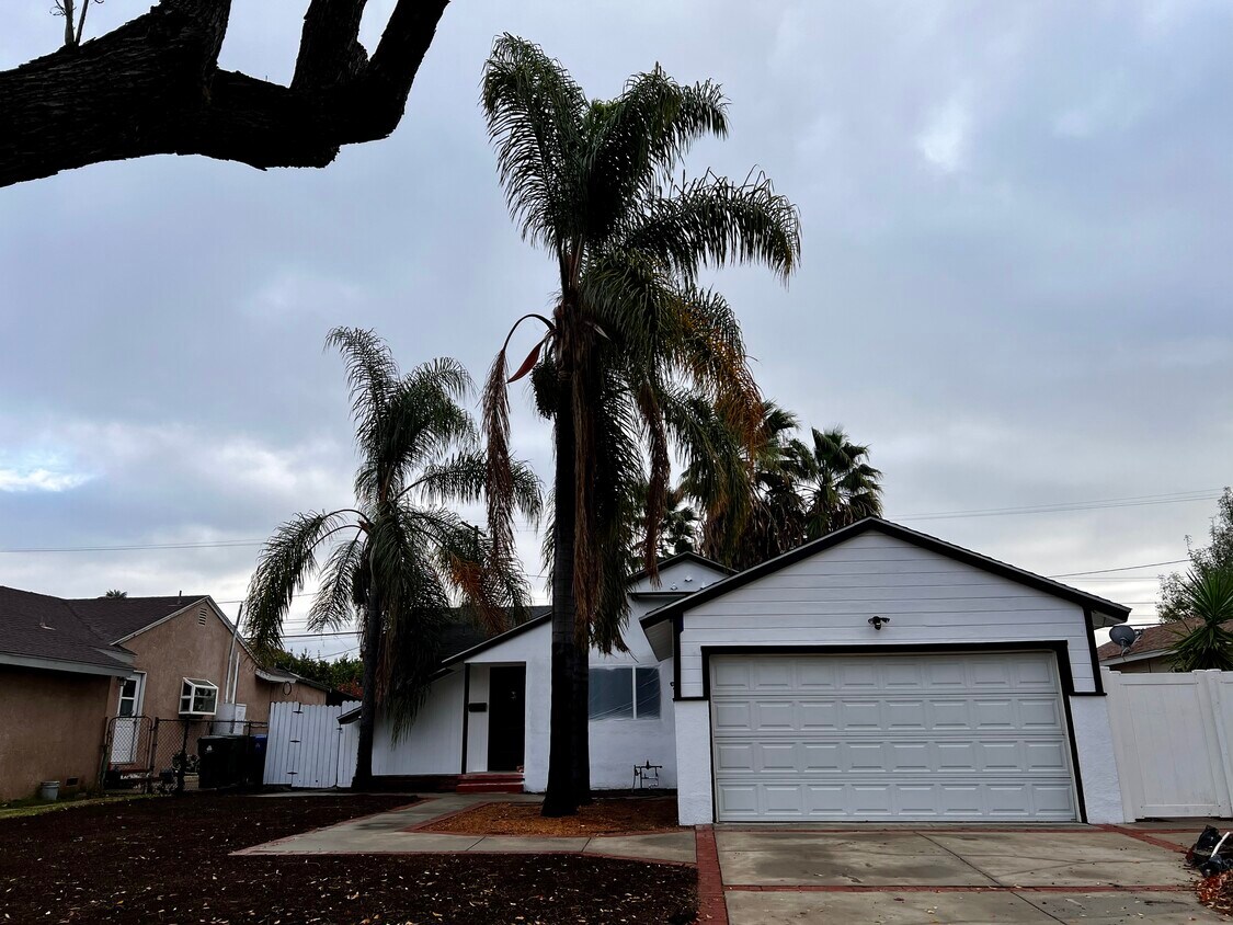 10400 Dempsey Ave, Granada Hills, CA 91344 House Rental in Granada