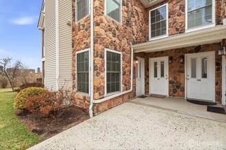 Building Photo - 116 Chariot Ct