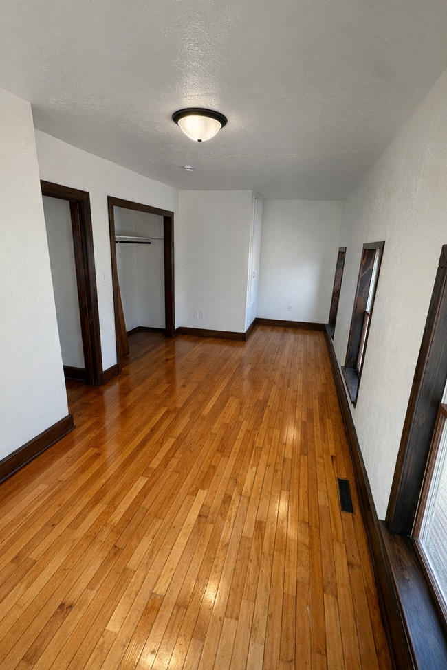 Building Photo - 543 Jackson St