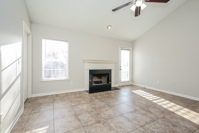 Building Photo - 312 Sarna Dr