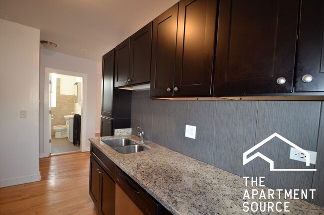 Foto del edificio - 4606 N Kildare Ave