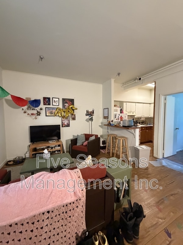 Building Photo - 194 North St