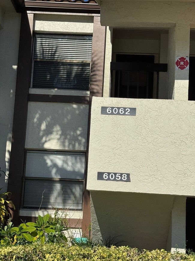 Spacious 2-Bedroom, 2-Bath Condo in Guard-... - Spacious 2-Bedroom, 2-Bath Condo in Guard-...