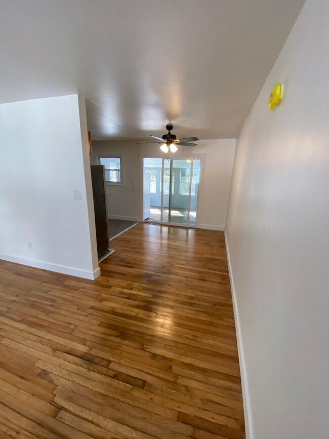 Foto del edificio - 85 Trottingham Ct