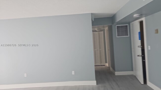 Foto del edificio - 2841 NE 163rd St