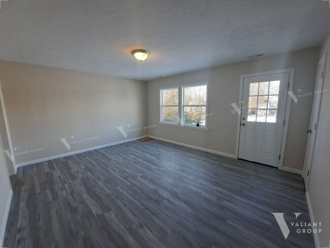 Building Photo - Cozy 2-Bedroom, 1-Bathroom Rental Home in ...