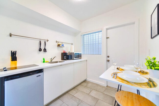 Foto del edificio - 515 NE 82nd St