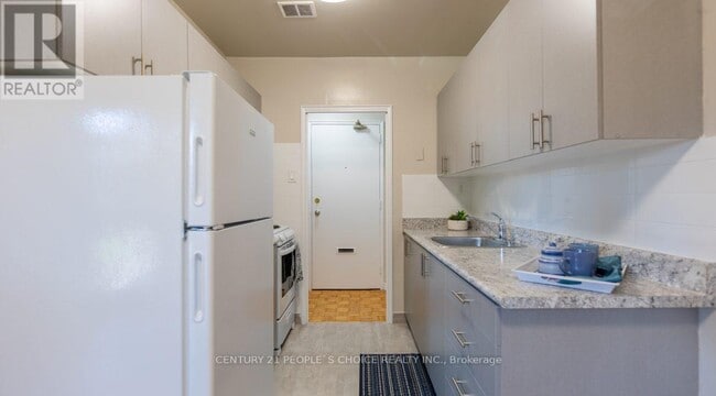 Building Photo - 52 Park St E