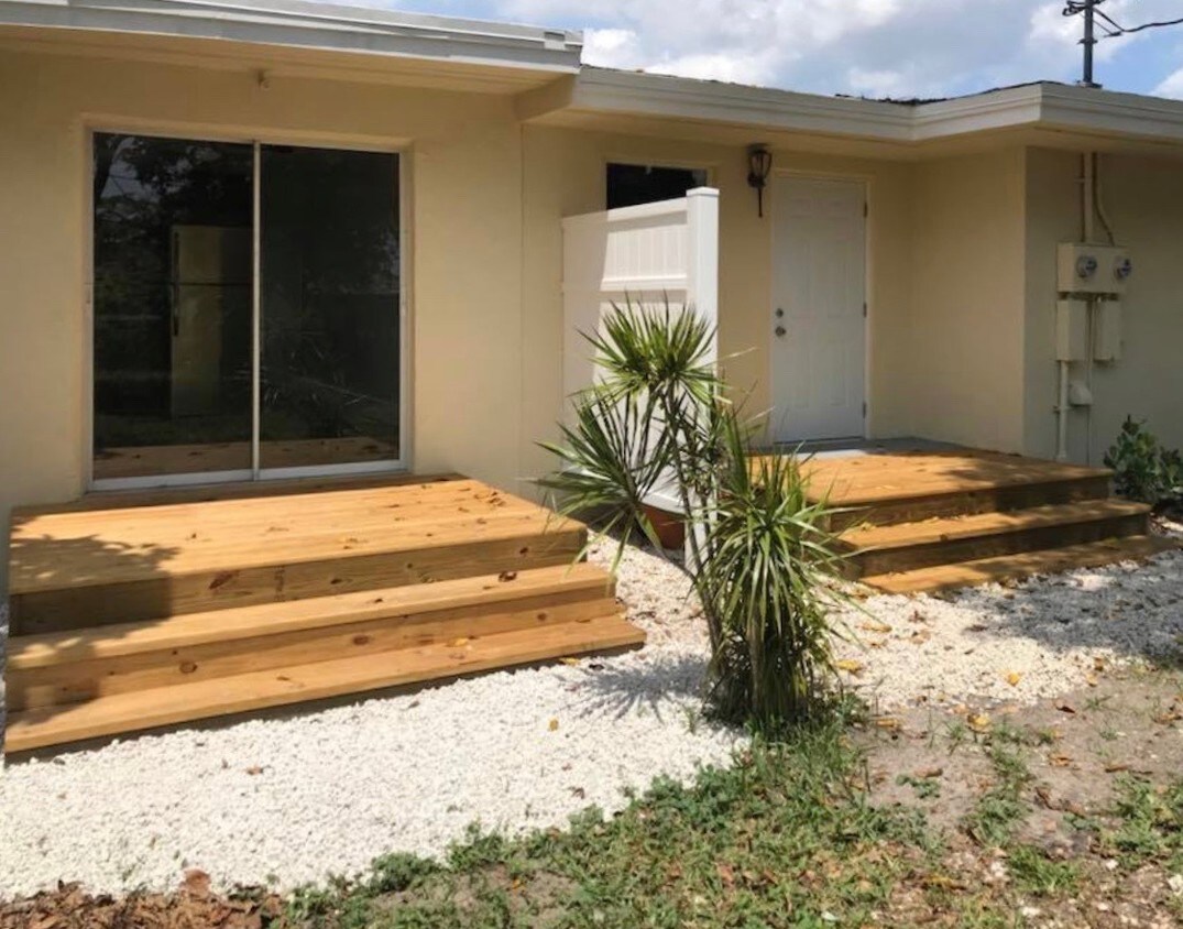 368 NW 42nd St, Oakland Park, FL 33309 Apartments in Oakland Park, FL