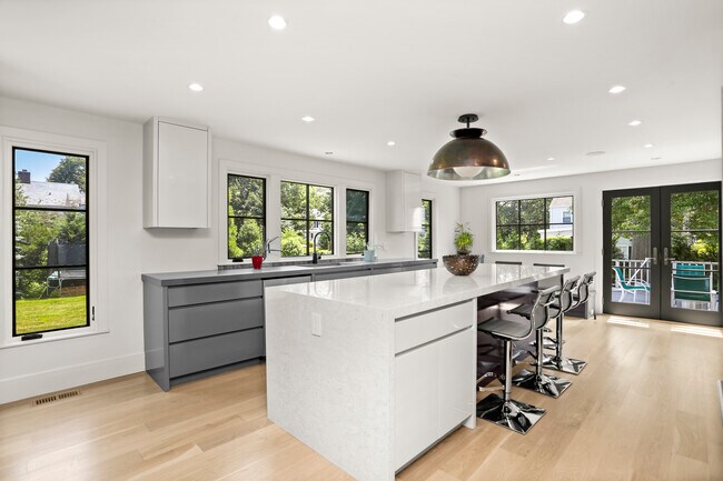 Building Photo - 74 Willowmere Cir