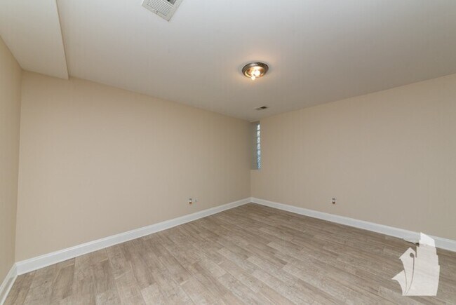 Building Photo - 3508 W Cortland St