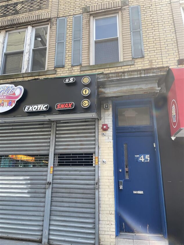 Primary Photo - 745 Newark Ave
