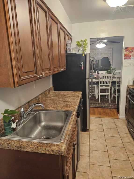 Building Photo - 4 Darian Ct