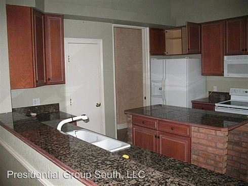 Building Photo - 9840 Camberley Cir