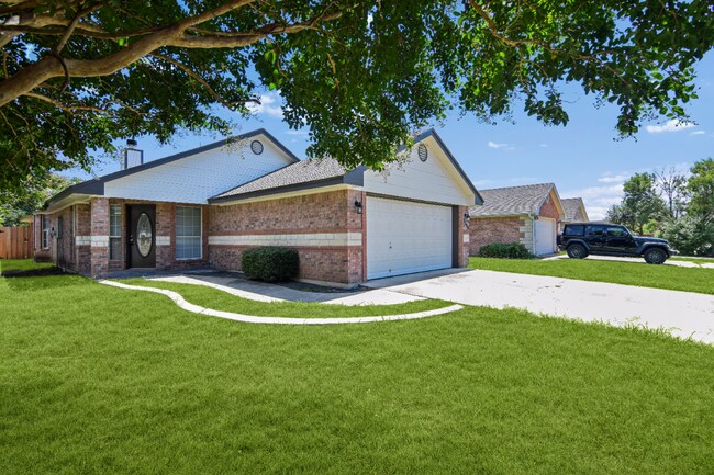 Building Photo - 2106 Flagstaff Dr