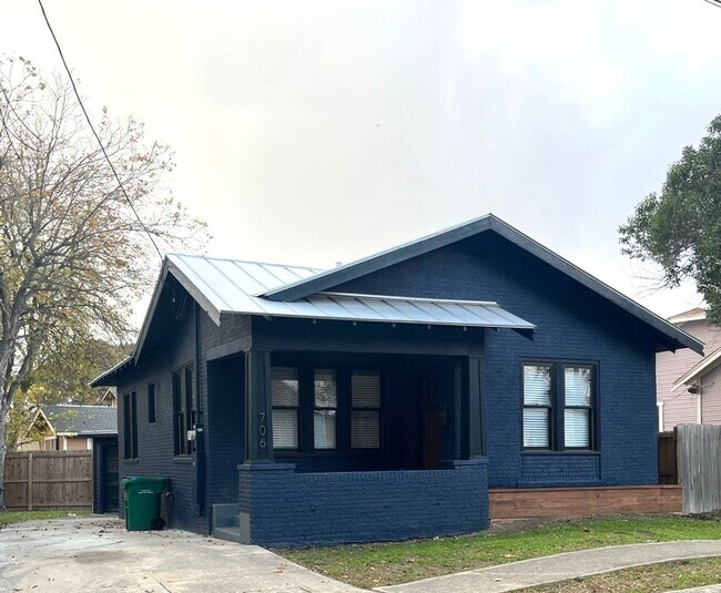 Foto del edificio - 706 E Evergreen Ct