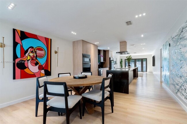 Building Photo - 6246 SW 10th St