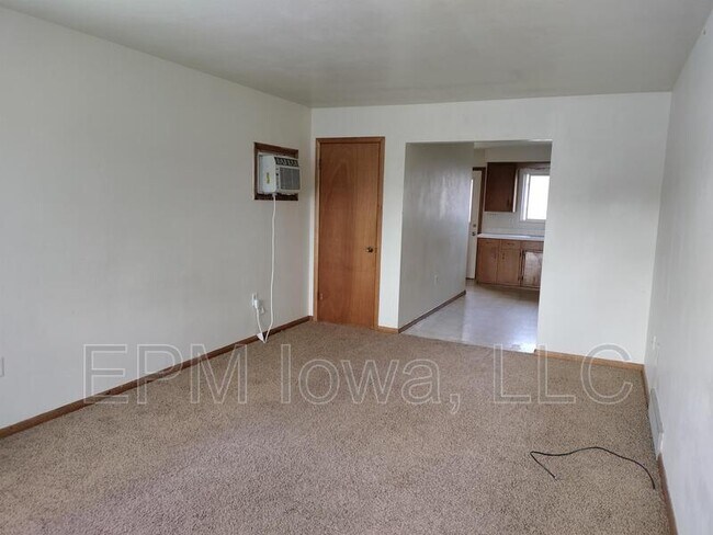 Building Photo - 1423 Starview Dr