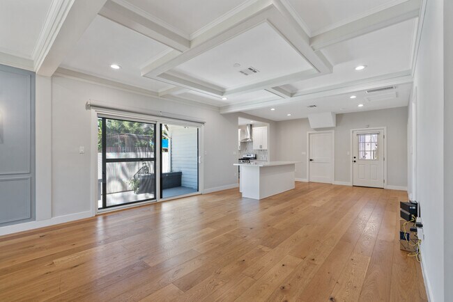 Foto del edificio - 1828 W 47th St