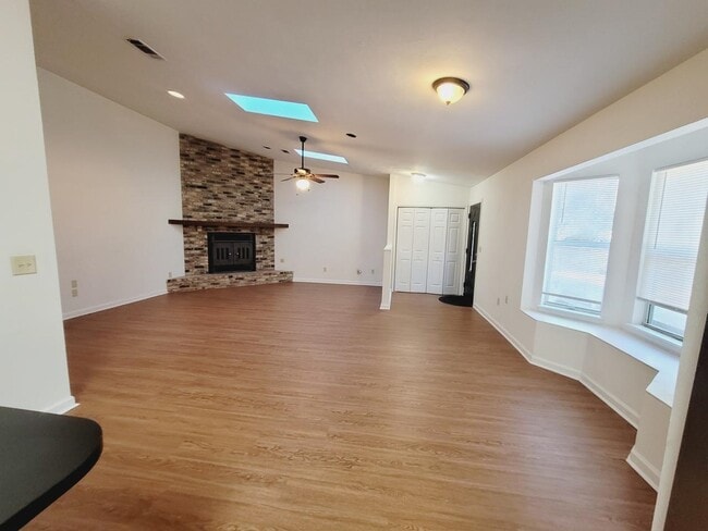 Building Photo - 1555 San Luis Rd