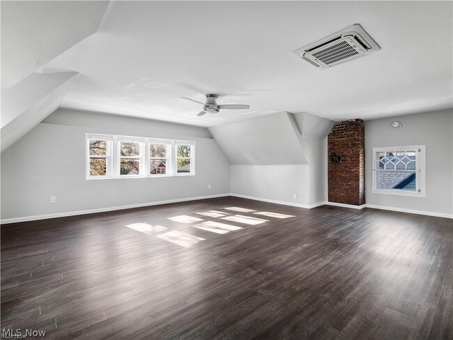 Foto del edificio - 6110 W Clinton Ave