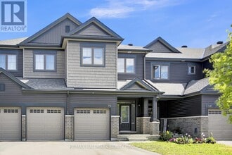Building Photo - 170 Wabikon Cres