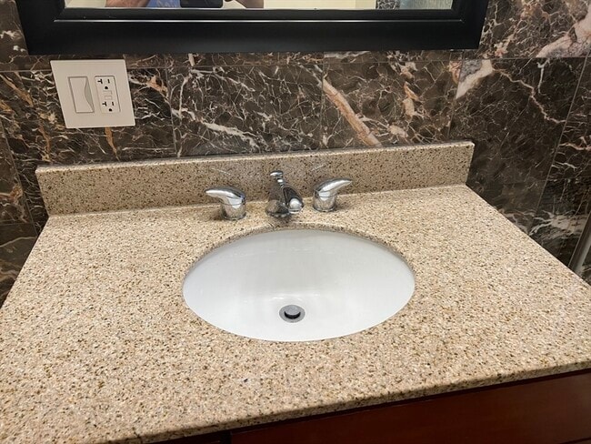 Foto del edificio - 194 Auburn St