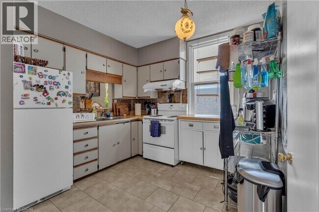 Photo du bâtiment - 93 Wharncliffe Rd N