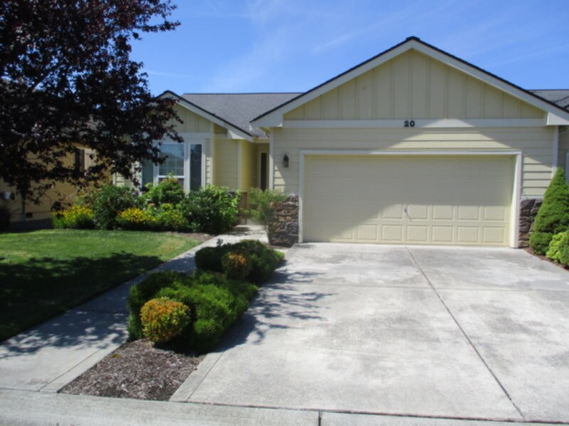 Primary Photo - 20 Fairweather Dr