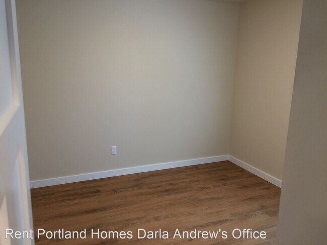 Building Photo - 1 br, 1 bath House - 7024 NE Oregon Street #B