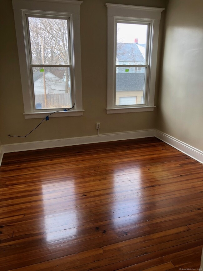 Building Photo - 1076 Dixwell Ave