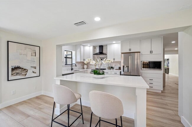 Building Photo - 8201 NW 67th Ave
