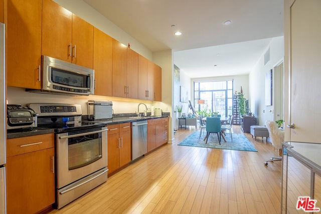 Foto del edificio - 3223 W 6th St