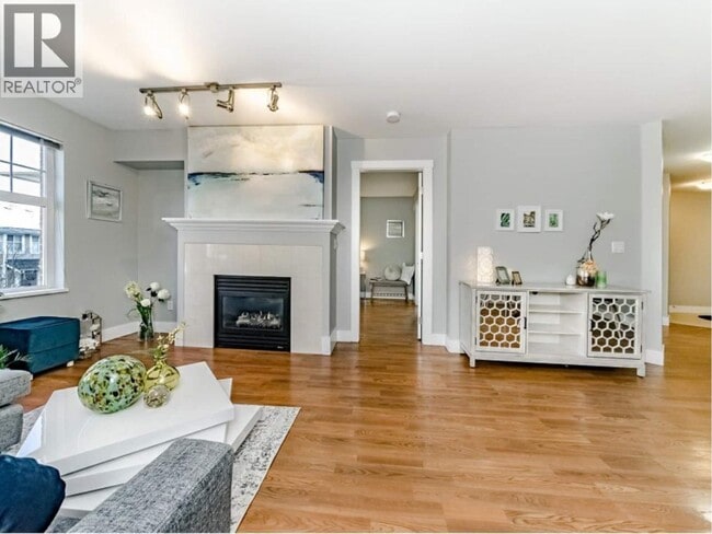 Building Photo - 995 W 59th Ave