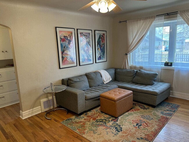 Building Photo - 2933 Ivanhoe St