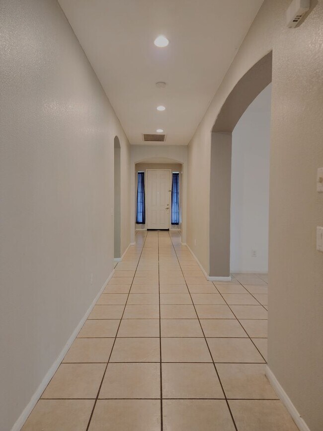 Foto del edificio - 4BD 3.5BA Waterfront Home on Cul-De-Sac in...