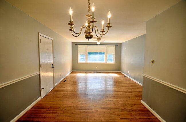 Building Photo - Home in Chapel Hill