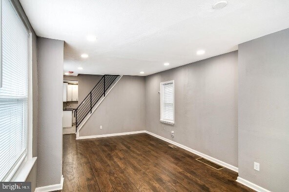 Foto principal - 5600 Bloyd St