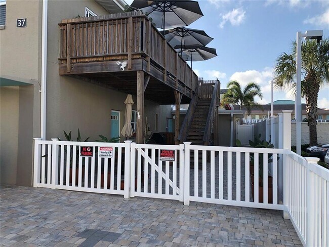 Building Photo - 37 144th Ave