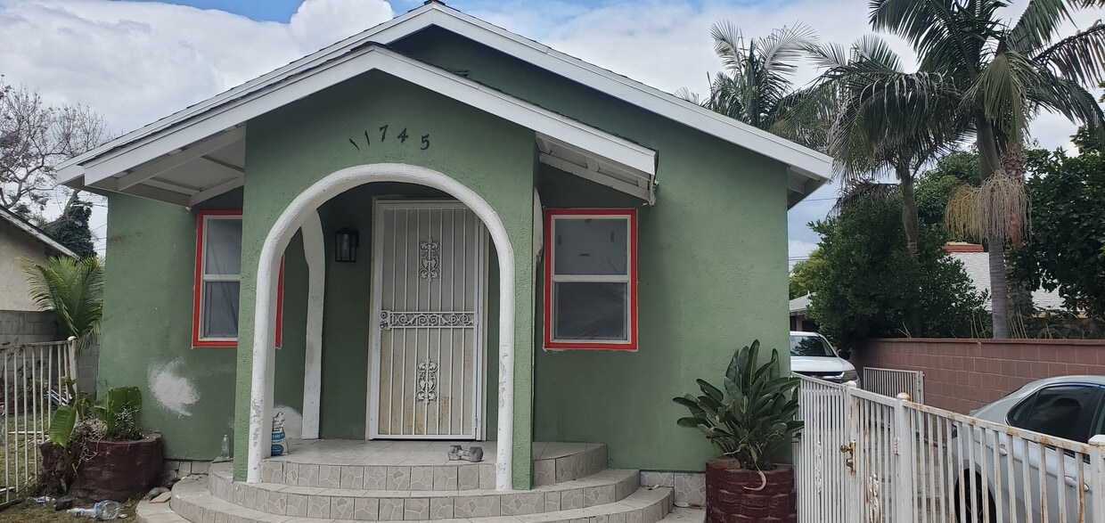 Photo - 11745 4th Ave (Lynwood, CA)