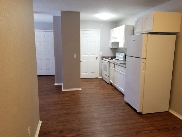 Building Photo - 11106 Belair Dr