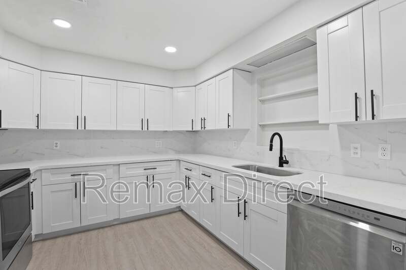 Foto del edificio - 319 S Congress Ave