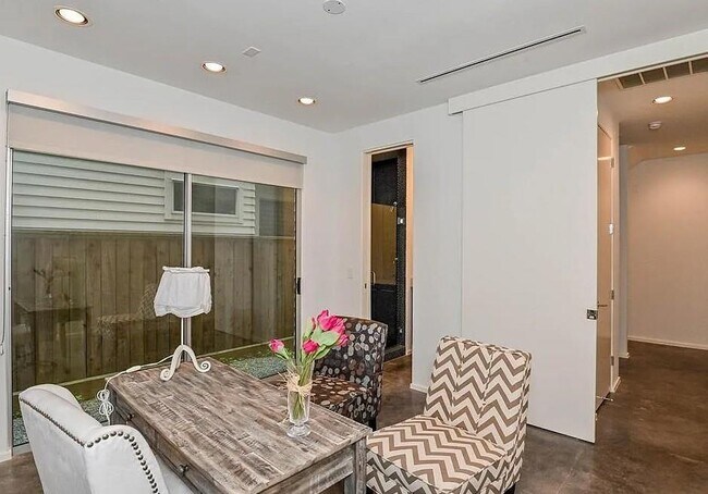 Foto del edificio - 4304 Rose St