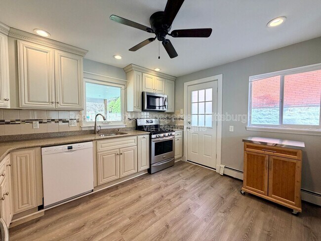 Foto del edificio - 521 Farnsworth St