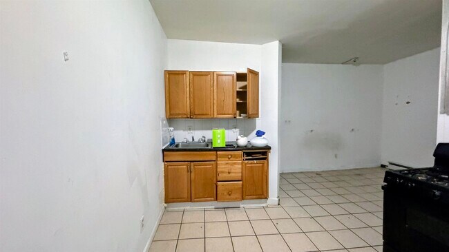 Foto del edificio - 475 West Side Ave