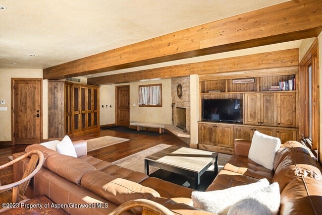 Building Photo - 114 E Bleeker St