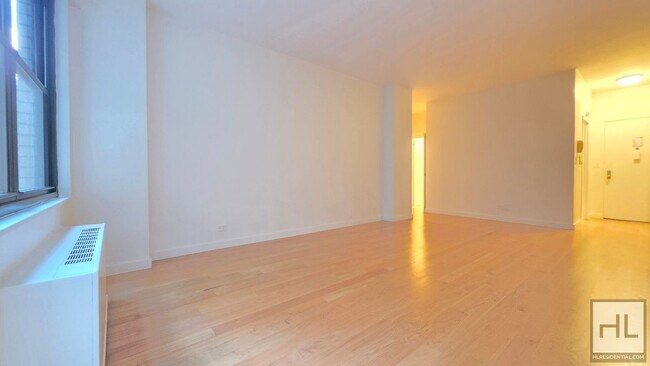 Building Photo - Midtown East 2-Bed, 2-Bath with Private Patio