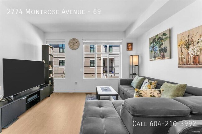 Photo du bâtiment - Rail District Townhome with Central A/C